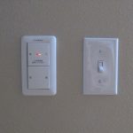 24時間換気スイッチ（左）です